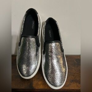 NWOT DKNY Metallic Shoes Sz 7.5